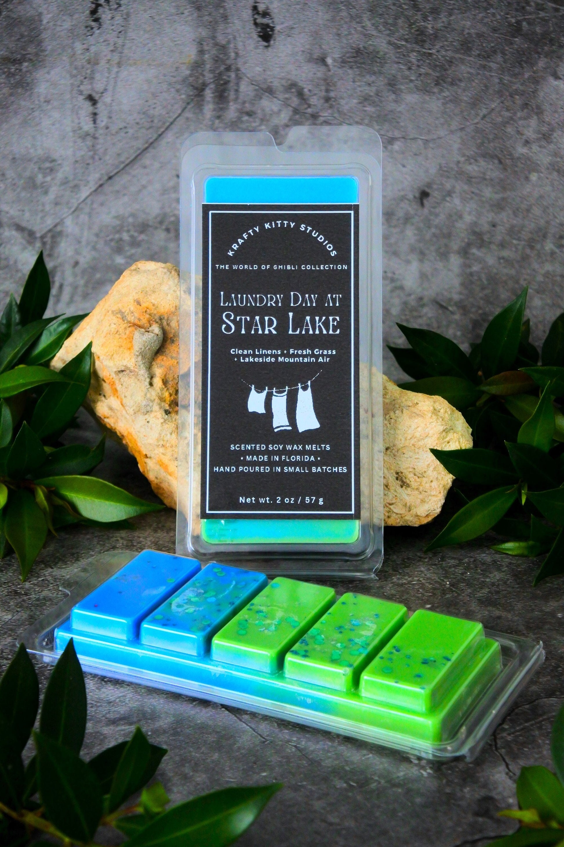 Laundry Day At Star Lake | Fresh Washed Linens + Cool Lakeside Mountain Air + Warm Grassy Notes | Natural Soy Wax Melt Snap Bar