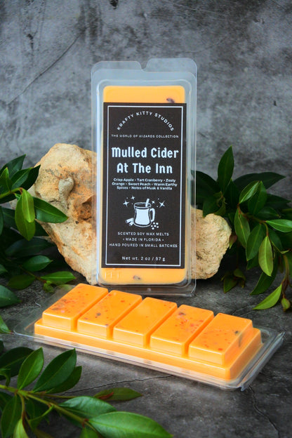 Mulled Cider at the Inn: Apple, Cranberry, Orange, Peach, Warm Spices, Musk & Vanilla | Soy Wax Melt