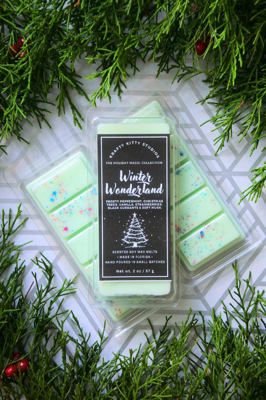 Winter Wonderland: Peppermint, Pines, Vanilla, Strawberries, Black Currant, Soft Musk | Soy Wax Melt