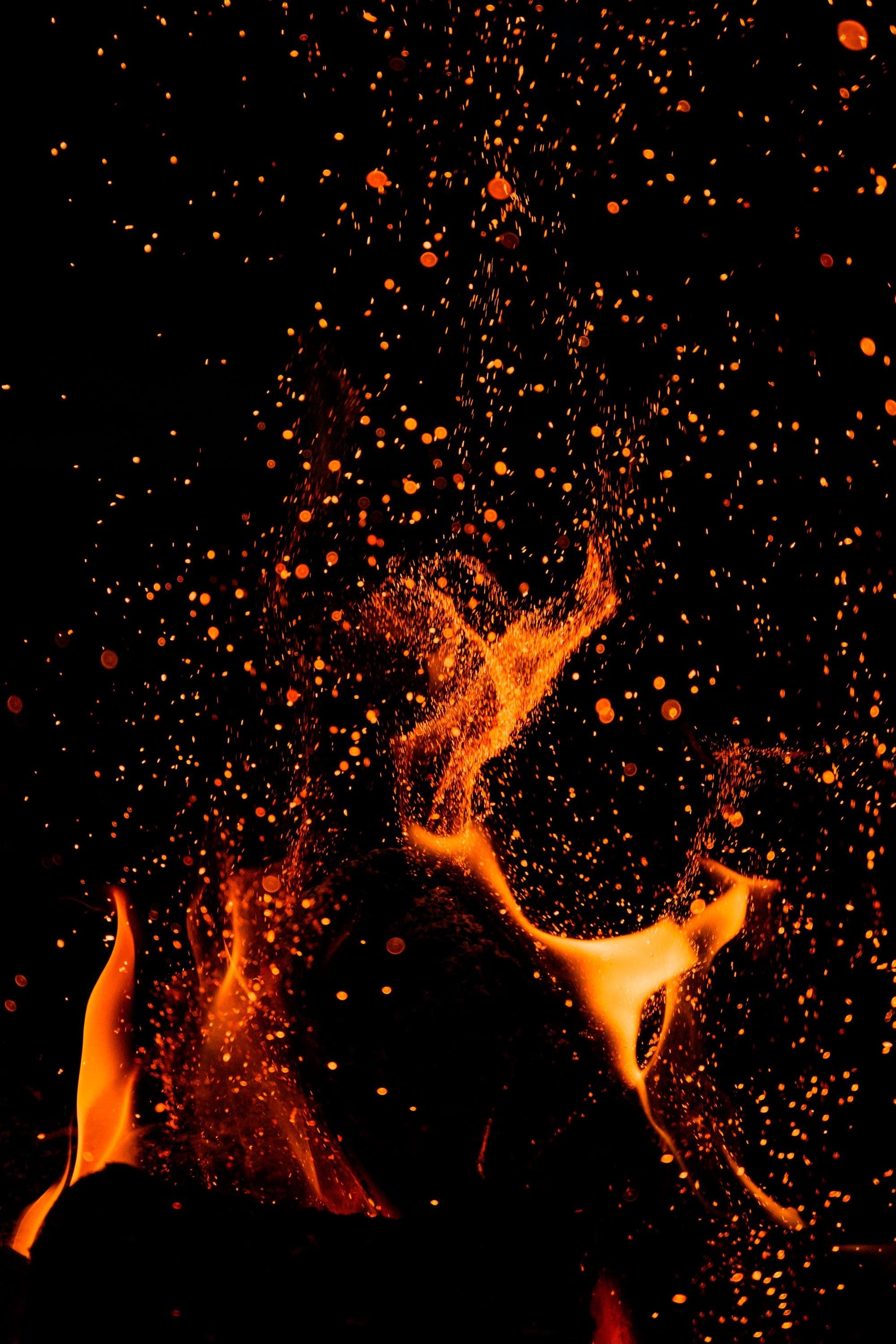 Slow Burn: Bergamot, Leather, Smooth Spirits, Warm Woods, Peppercorns, Hemp & Patchouli | Soy Wax Melt | After Dark Valentine's Collection