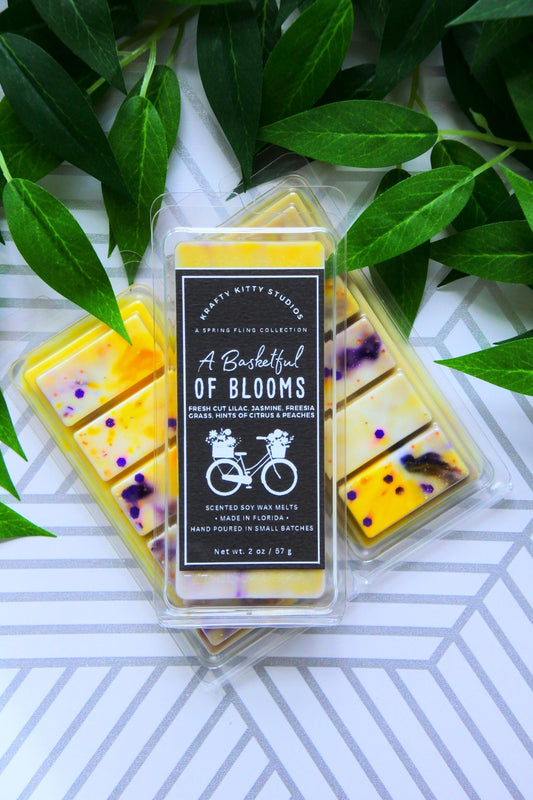 A Basketful of Blooms: Lilacs, Jasmine, Freesia, Grass, Hints of Citrus & Peaches | Spring Soy Wax Melt