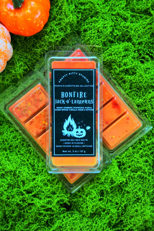Bonfire Jack-o'-Lanterns: Smoky Embers, Pumpkins, Maple, Spices, Vanilla, Moss & Vetiver | Soy Wax Melt Snap Bar | Autumn/Fall Collection